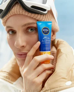 Feuchtigkeitsspendende Gesichtscreme mit Sonnen- und Kälteschutz SPF 50