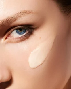 Intensiv feuchtigkeitsspendende Anti-Falten Gesichtscreme mit Hyaluronsäure und pflanzlichen Extrakten