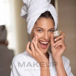Lifting-Creme für die Haut um die Augen