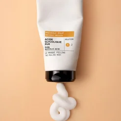 Maske-Peeling für das Gesicht