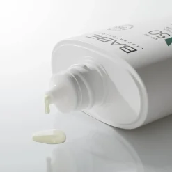 Mineralischer Sonnenschutz-Fluid mit LSF 50