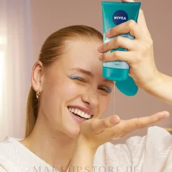 Peeling-Gesichtswaschgel gegen Hautunreinheiten