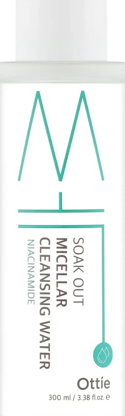 Reinigendes Mizellenwasser