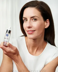 Serum-Booster mit Hyaluronsäure für das Gesicht