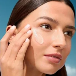 Tägliche leichte Fluid mit sehr hohem Schutz SPF50+