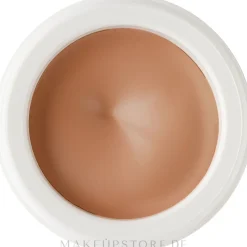 Tönungsschutzcreme nach dem Gesichtspeeling
