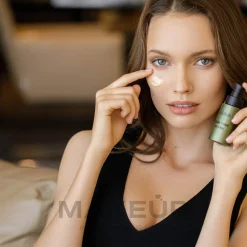 Verjüngendes Gesichtsserum mit Retinol